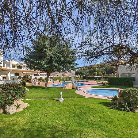 Villa Townhouse 700m From Sao Rafael