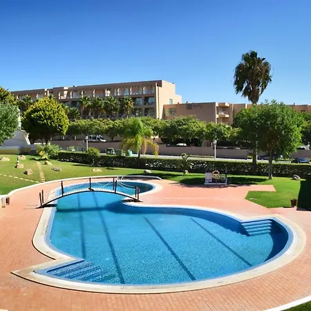 Villa Townhouse 700m From Sao Rafael