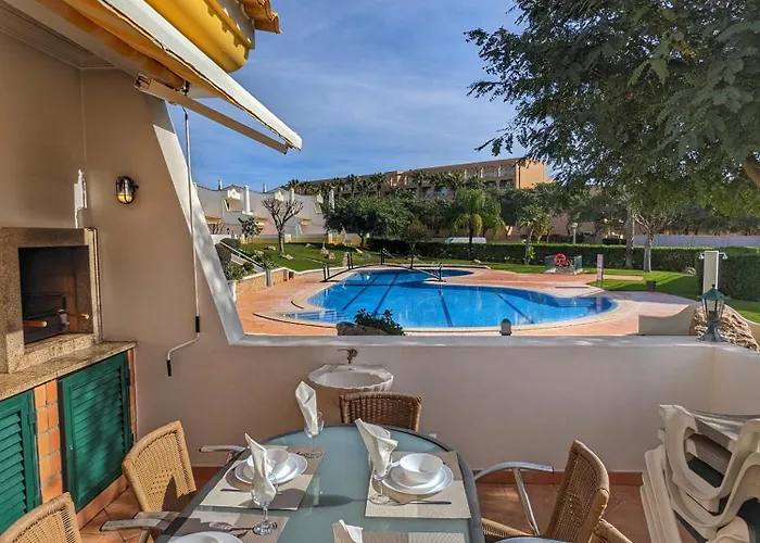 Townhouse 700m From Sao Rafael Albufeira