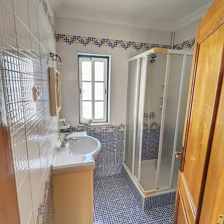 Villa Townhouse 700m From Sao Rafael